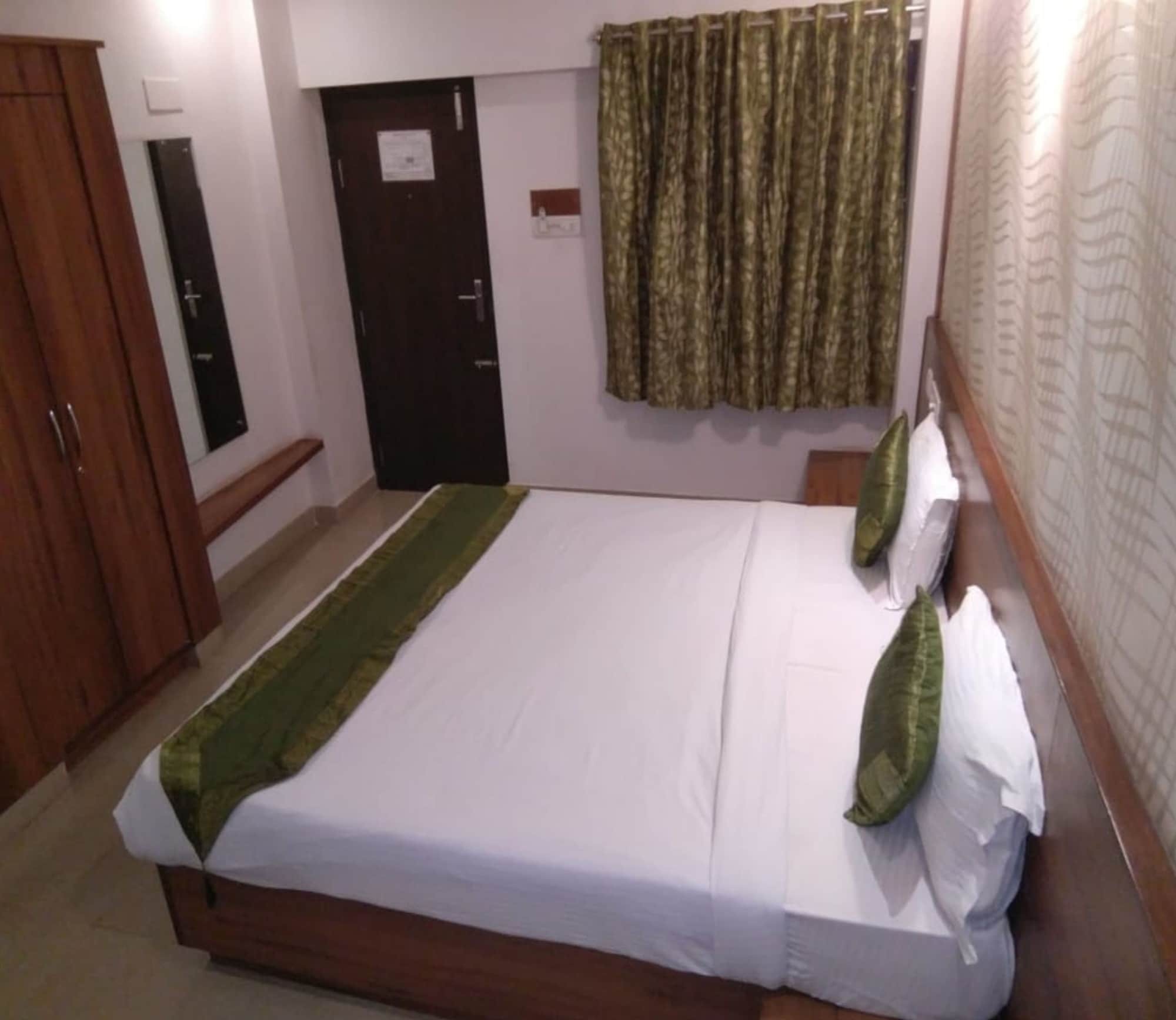 Oyo 14163 Comforts Inn Mangalore Exterior foto